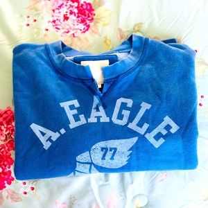 Split sweat shirt form American Eagle 🦅